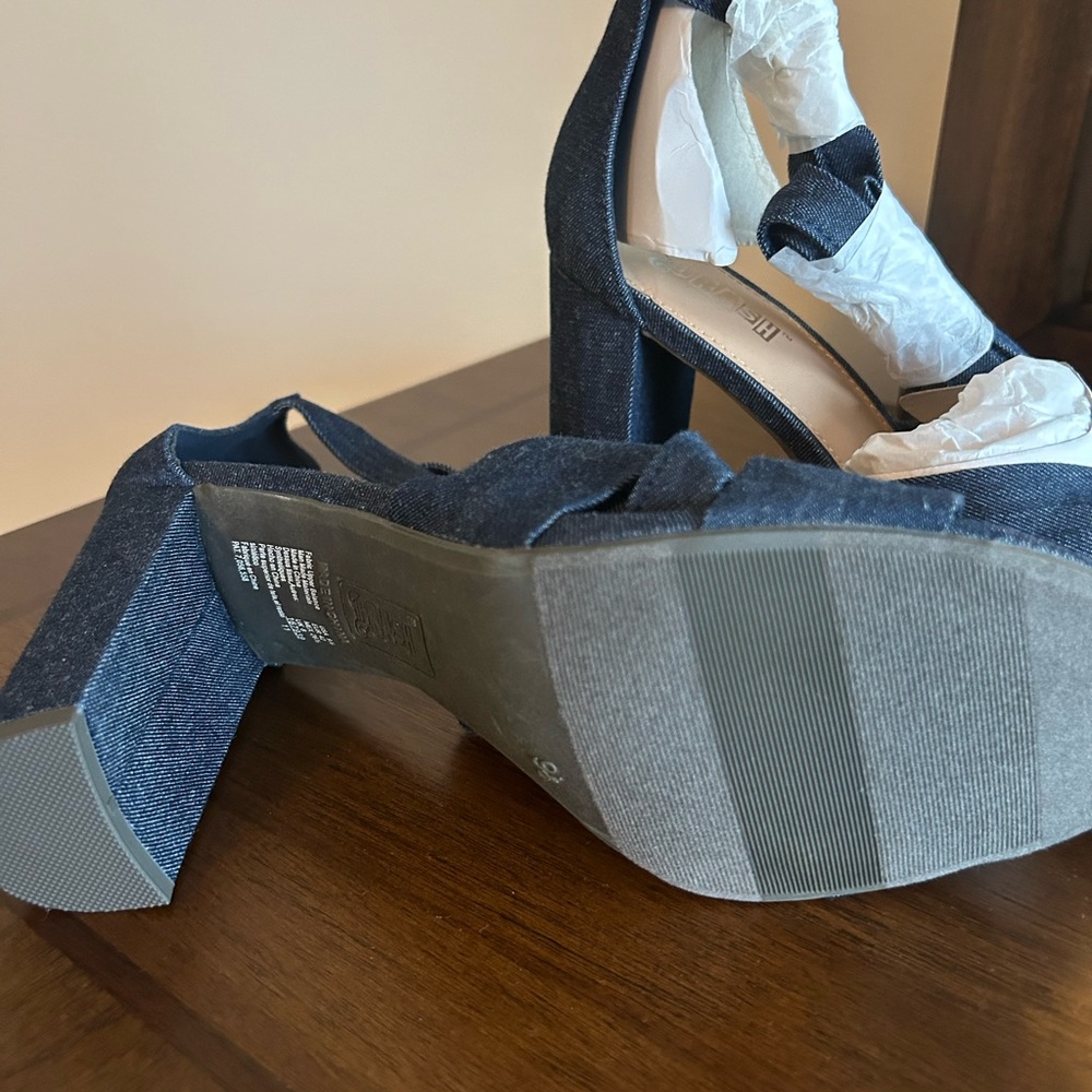 New, never worn w/box - Picture 2 of 2